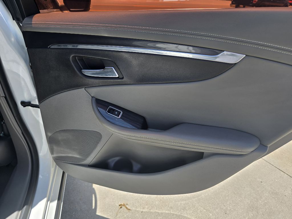 2016 Chevrolet Impala Image 8