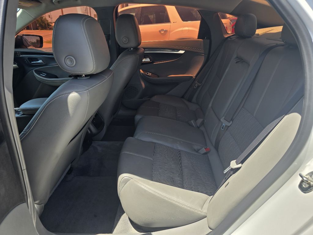 2016 Chevrolet Impala Image 12