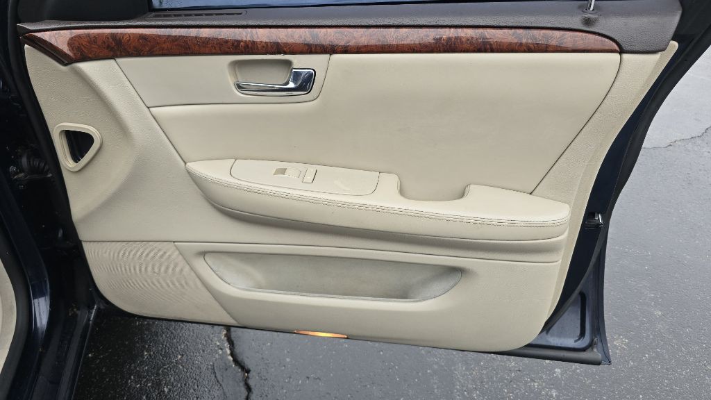 2007 Cadillac DTS Image 16