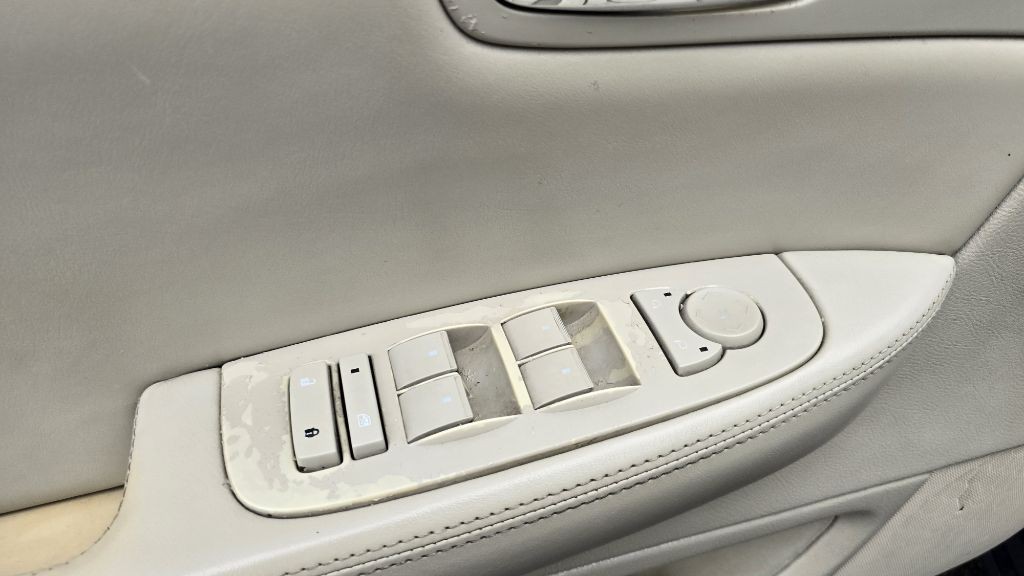 2007 Cadillac DTS Image 24
