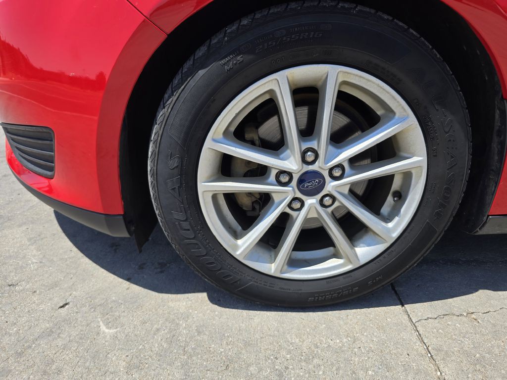 2017 Ford Focus Image 11