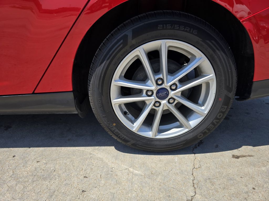 2017 Ford Focus Image 13