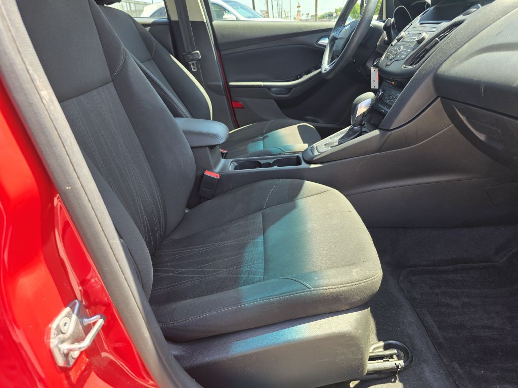 2017 Ford Focus Image 18