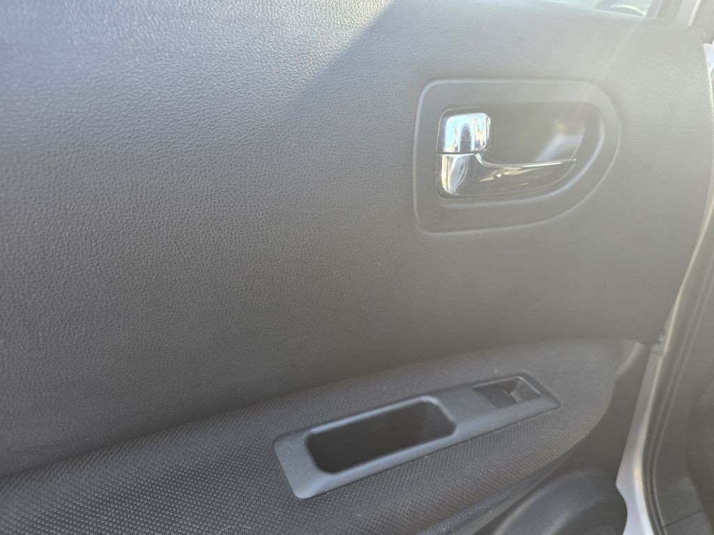 2013 Nissan Rogue Image 26