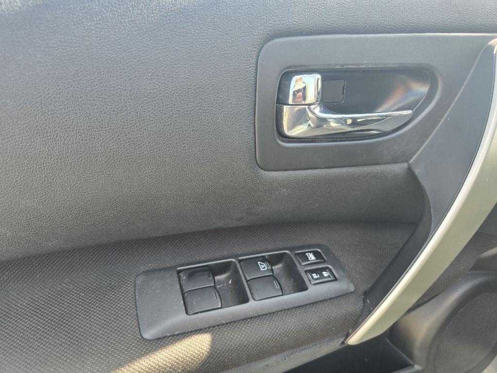 2013 Nissan Rogue Image 29