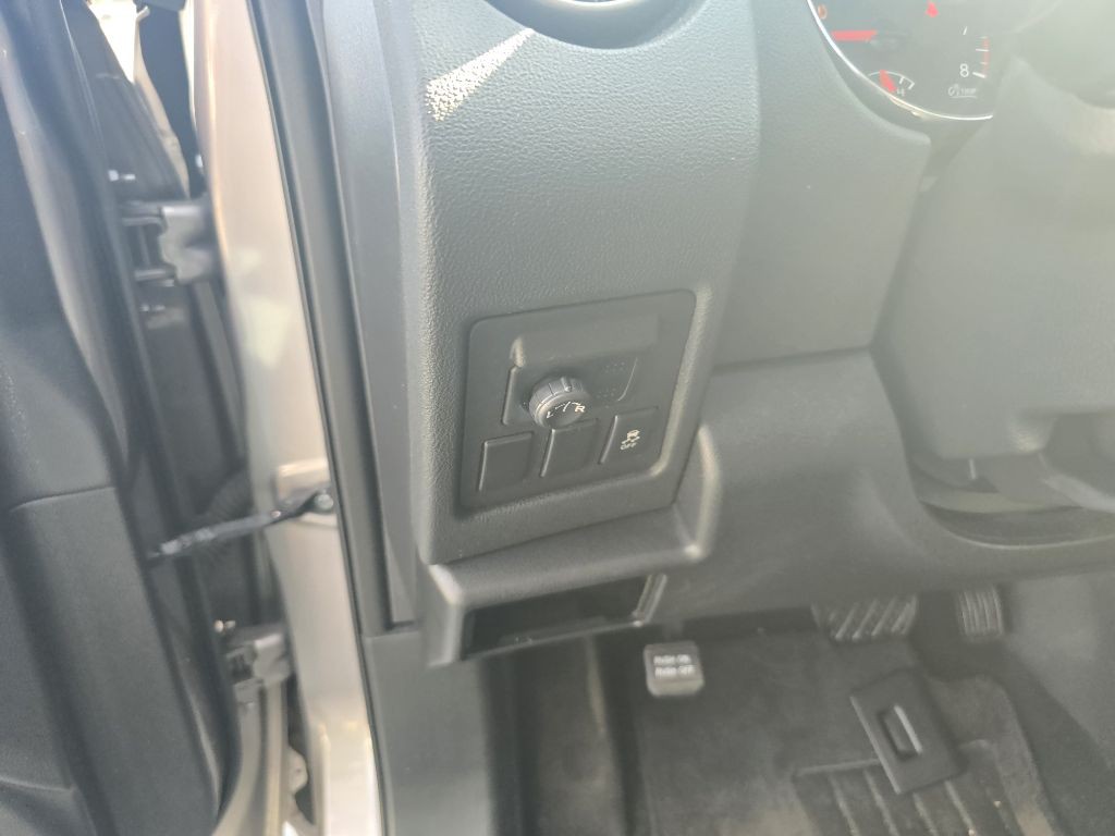 2013 Nissan Rogue Image 31