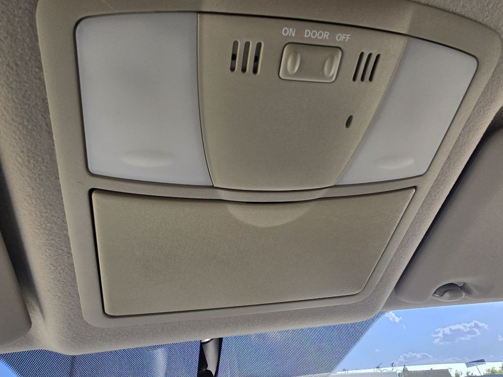 2013 Nissan Rogue Image 36