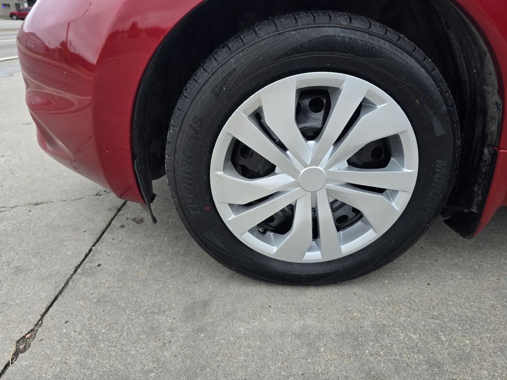 2014 Nissan Versa Image 11