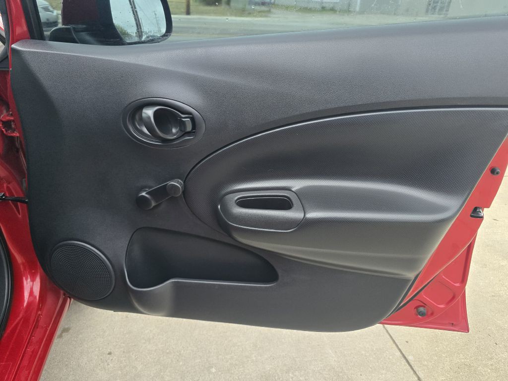 2014 Nissan Versa Image 15