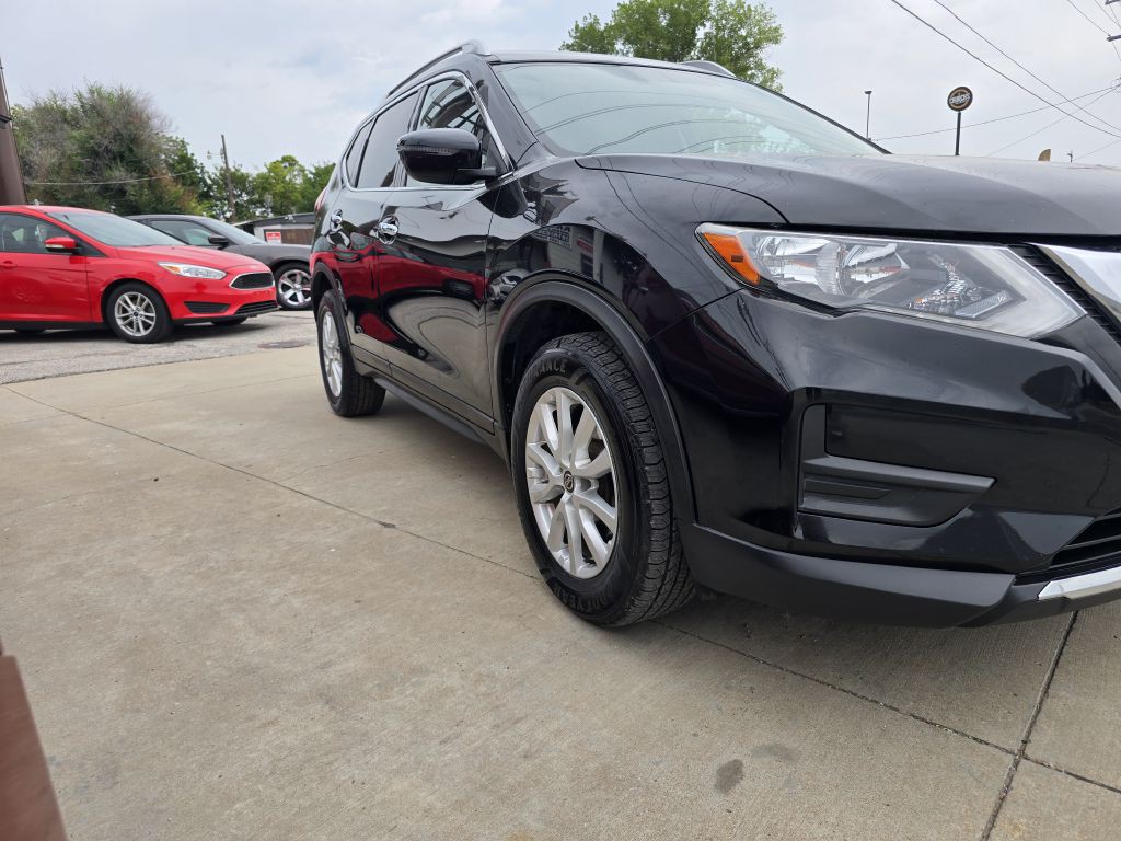 2018 Nissan Rogue Image 1