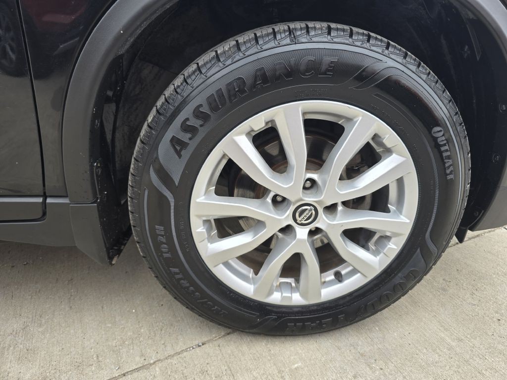 2018 Nissan Rogue Image 15