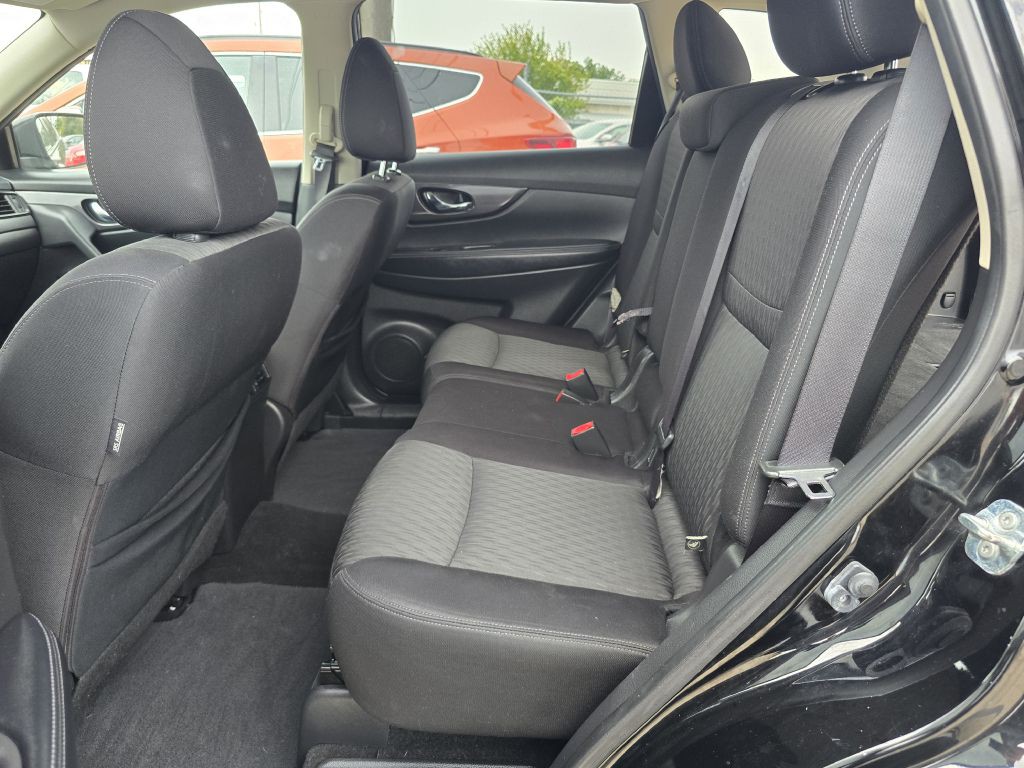 2018 Nissan Rogue Image 24