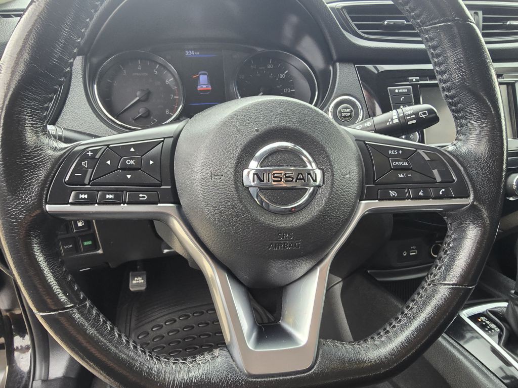 2018 Nissan Rogue Image 32