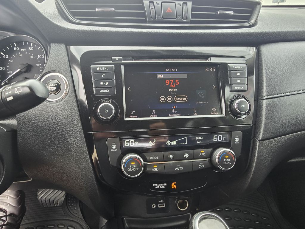 2018 Nissan Rogue Image 35