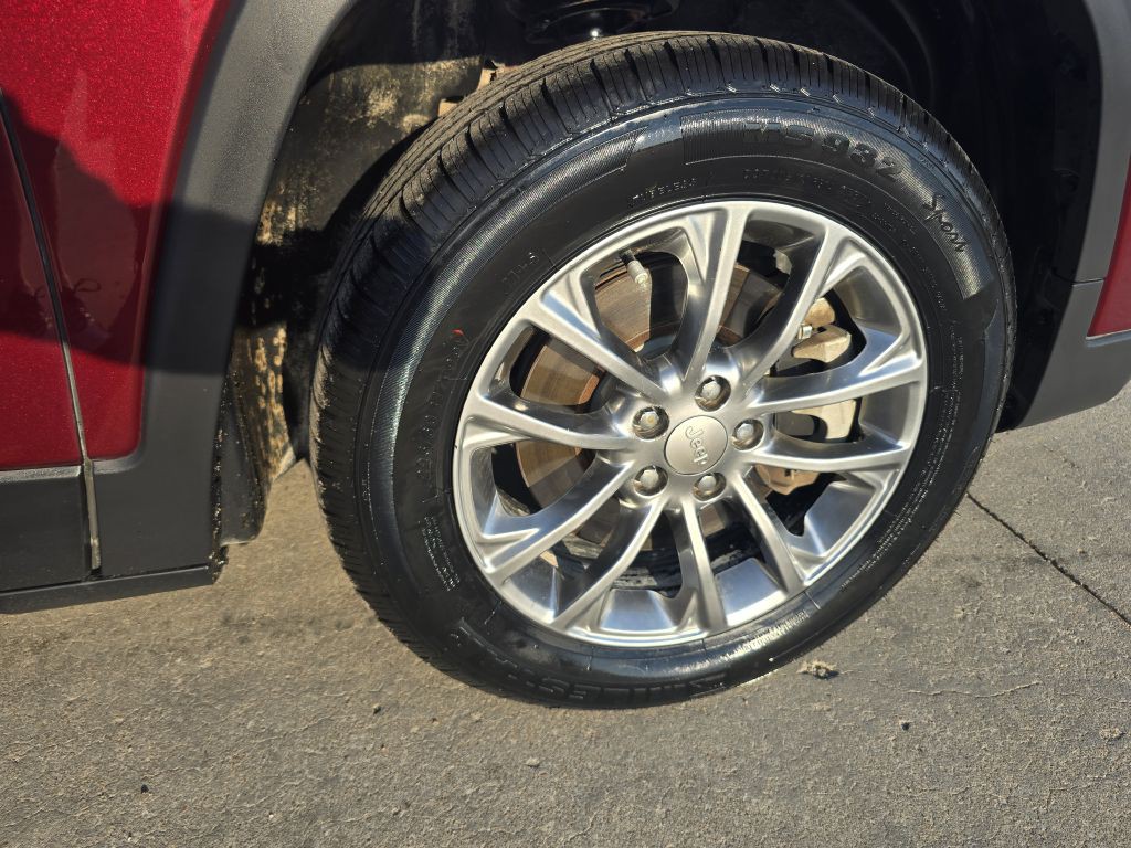 2019 Jeep Cherokee Image 16