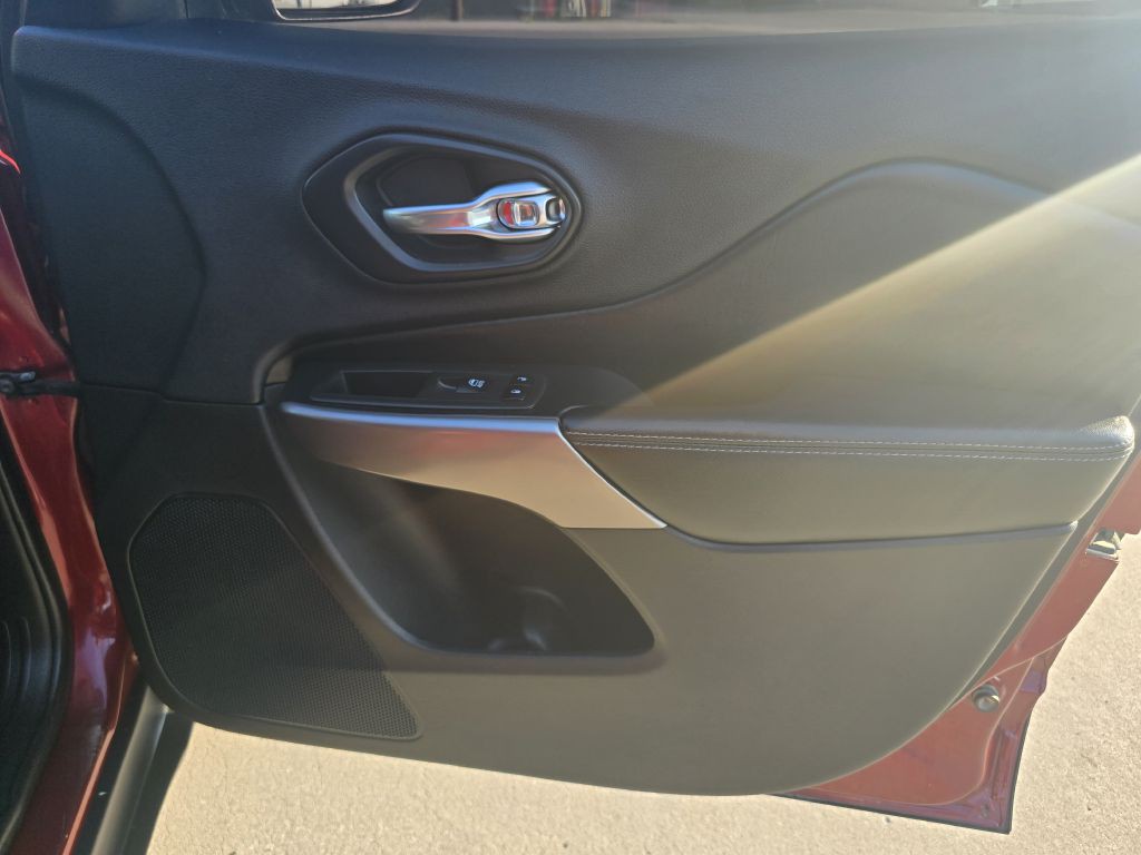 2019 Jeep Cherokee Image 18