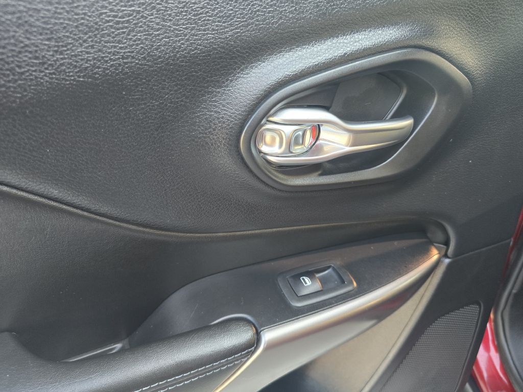 2019 Jeep Cherokee Image 29
