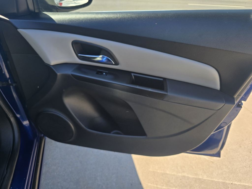 2012 Chevrolet Cruze Image 14
