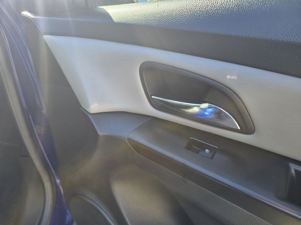 2012 Chevrolet Cruze Image 15