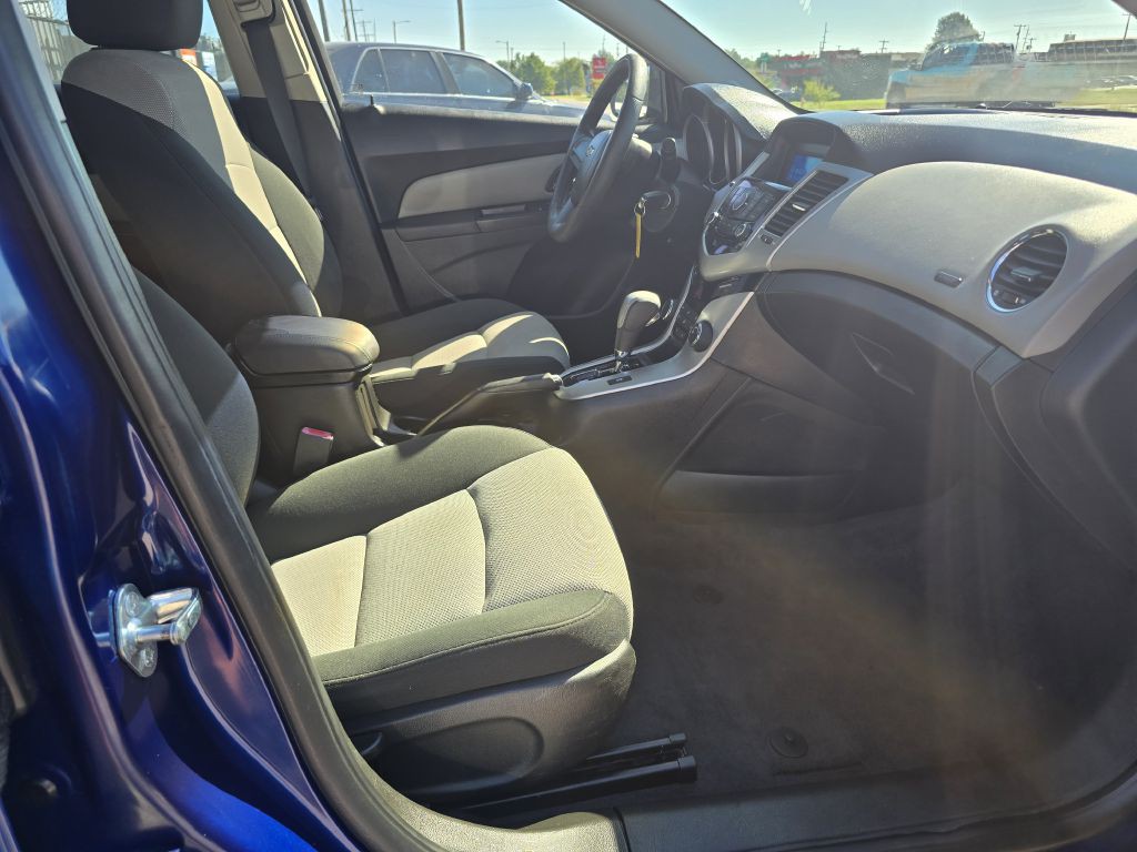 2012 Chevrolet Cruze Image 16