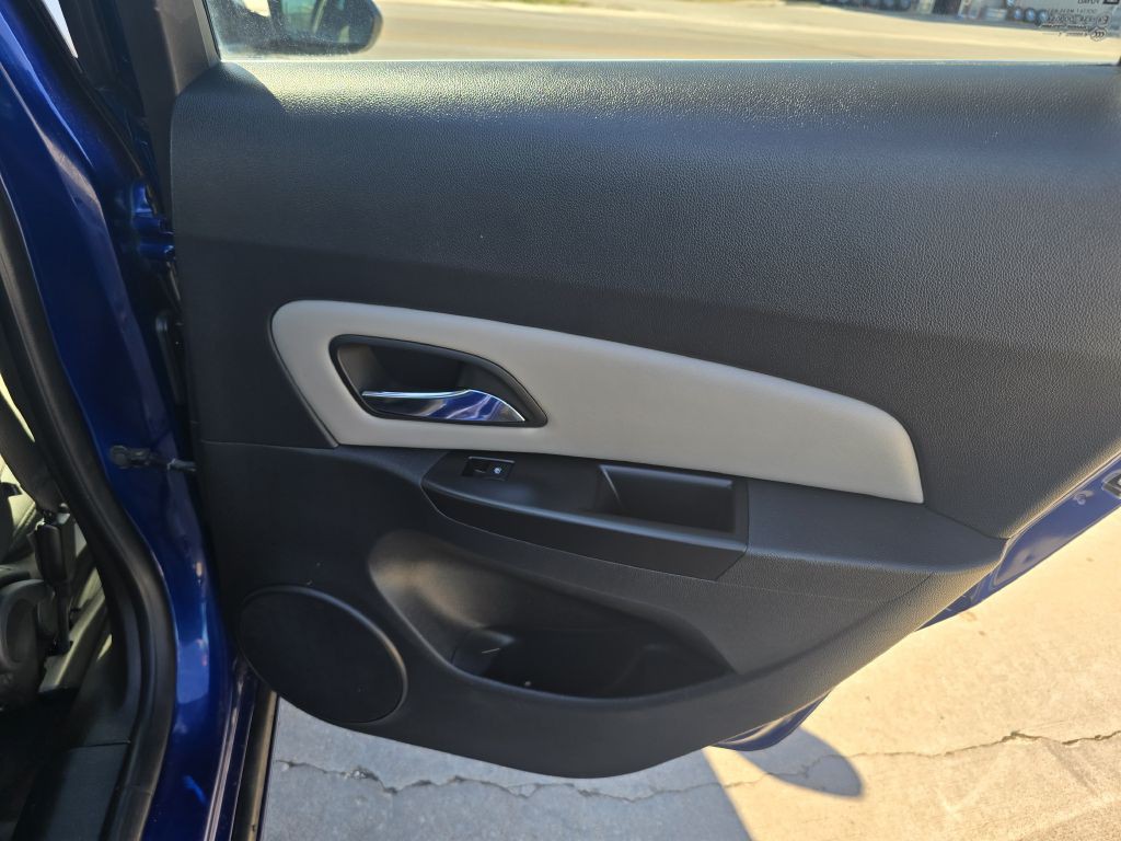 2012 Chevrolet Cruze Image 18