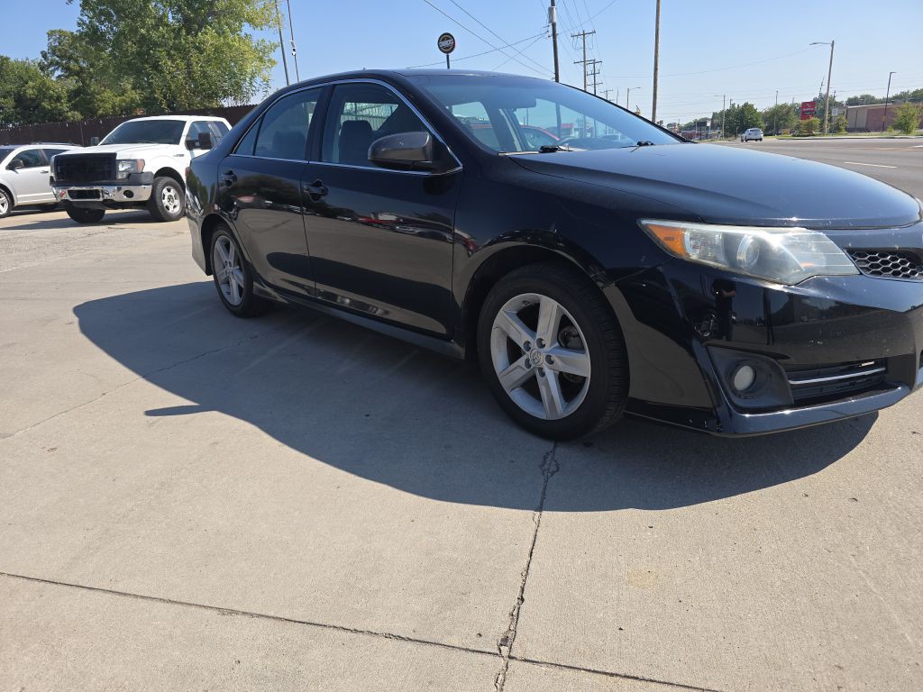 2014 Toyota Camry Image 1