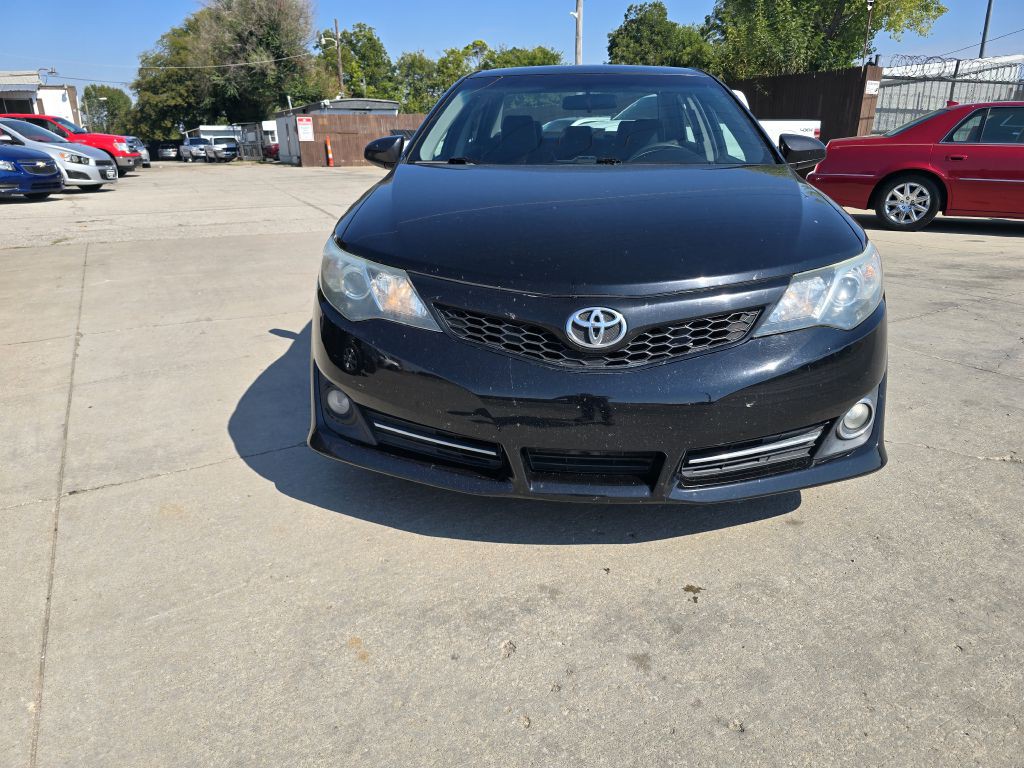 2014 Toyota Camry Image 9
