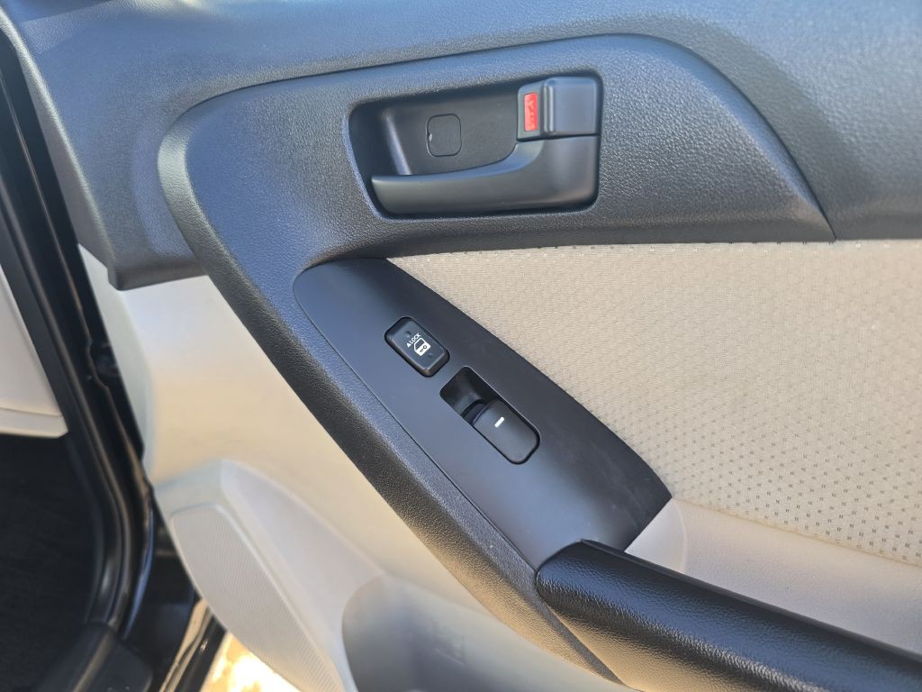 2012 Kia Forte Image 16