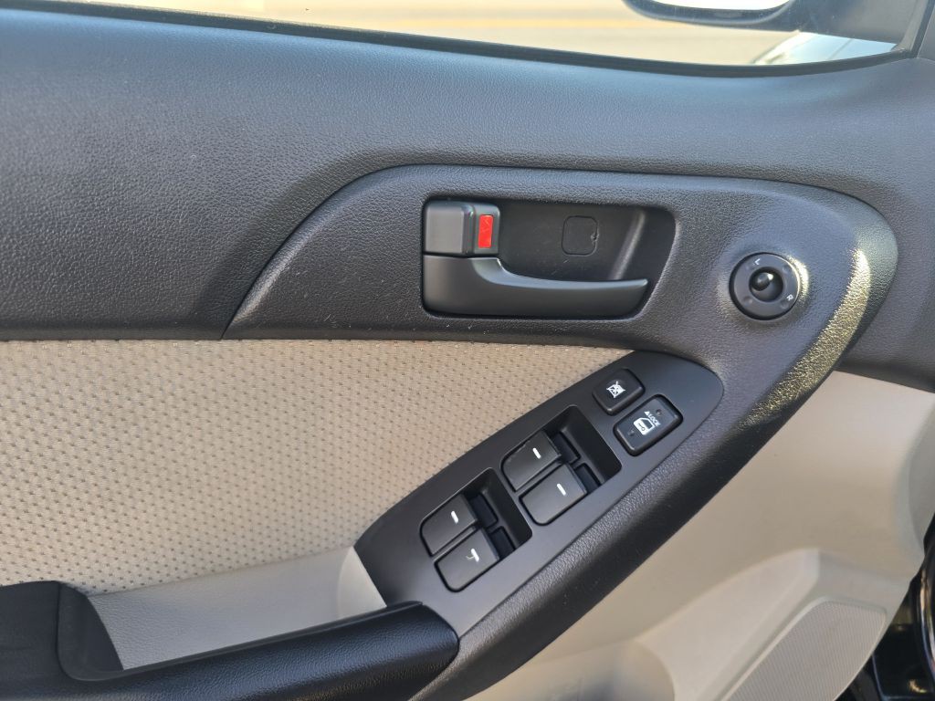 2012 Kia Forte Image 30