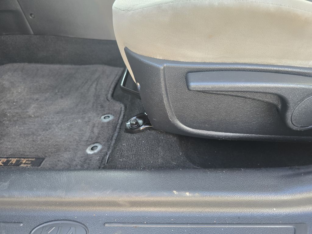 2012 Kia Forte Image 32