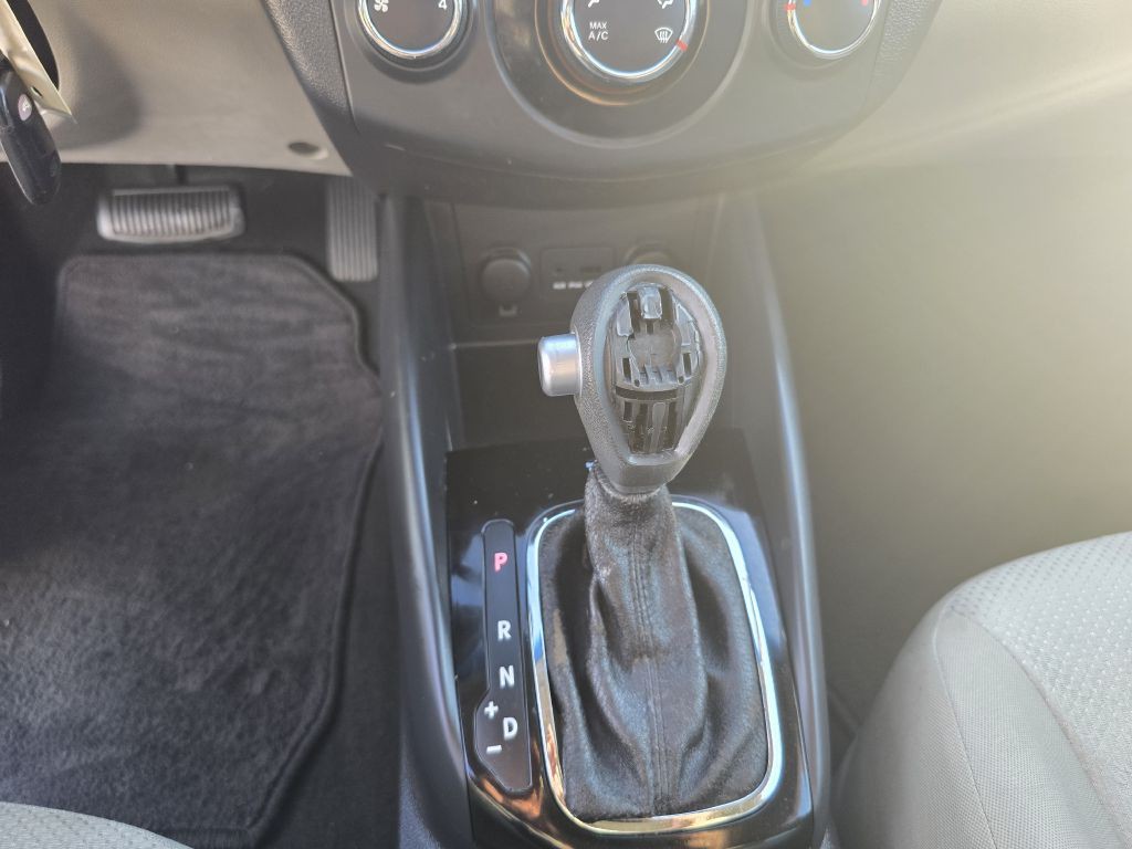 2012 Kia Forte Image 35