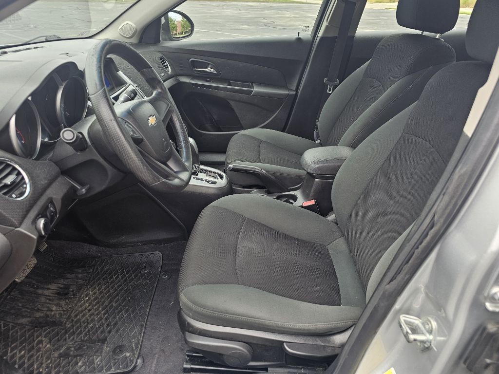 2011 Chevrolet Cruze Image 3