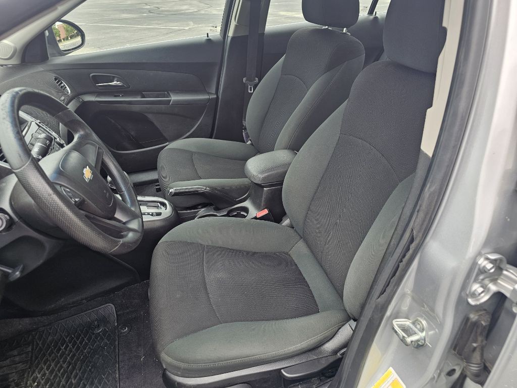 2011 Chevrolet Cruze Image 4