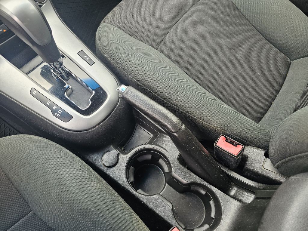 2011 Chevrolet Cruze Image 12