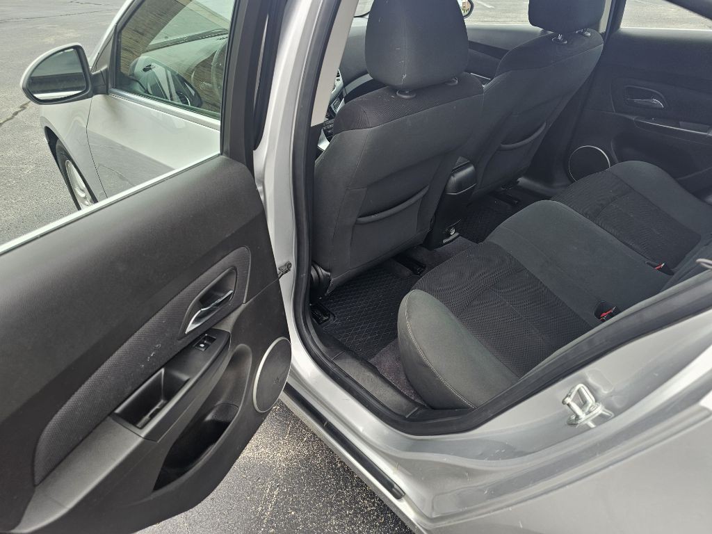 2011 Chevrolet Cruze Image 14