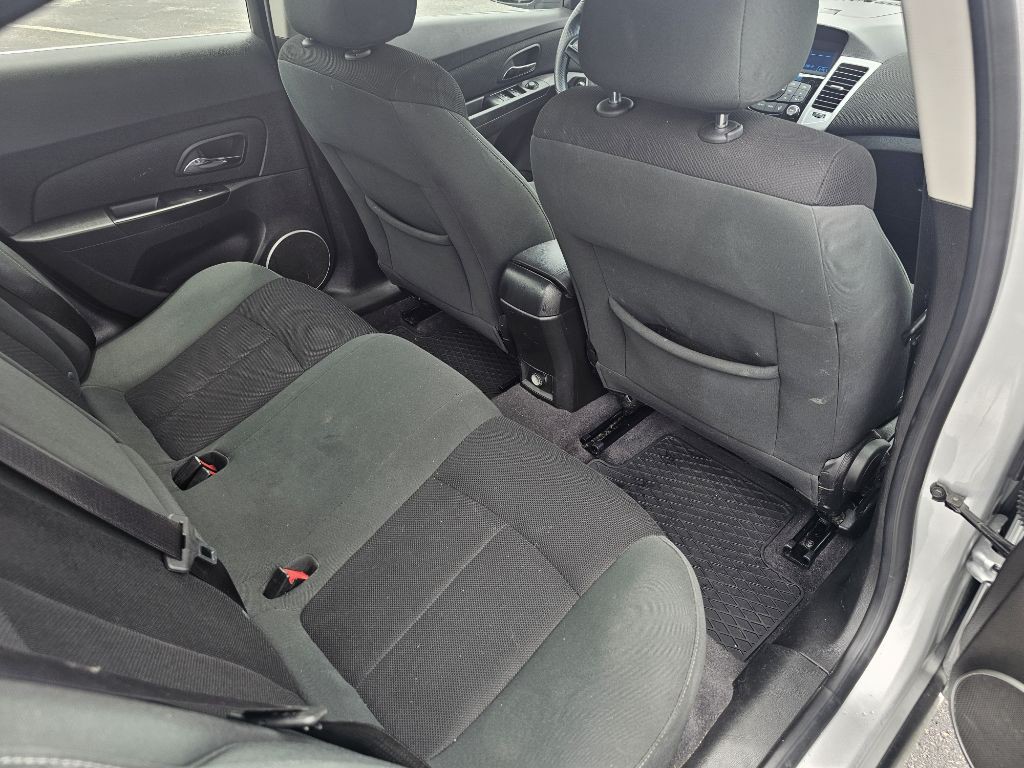 2011 Chevrolet Cruze Image 17