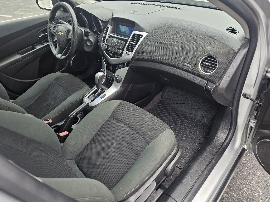 2011 Chevrolet Cruze Image 20