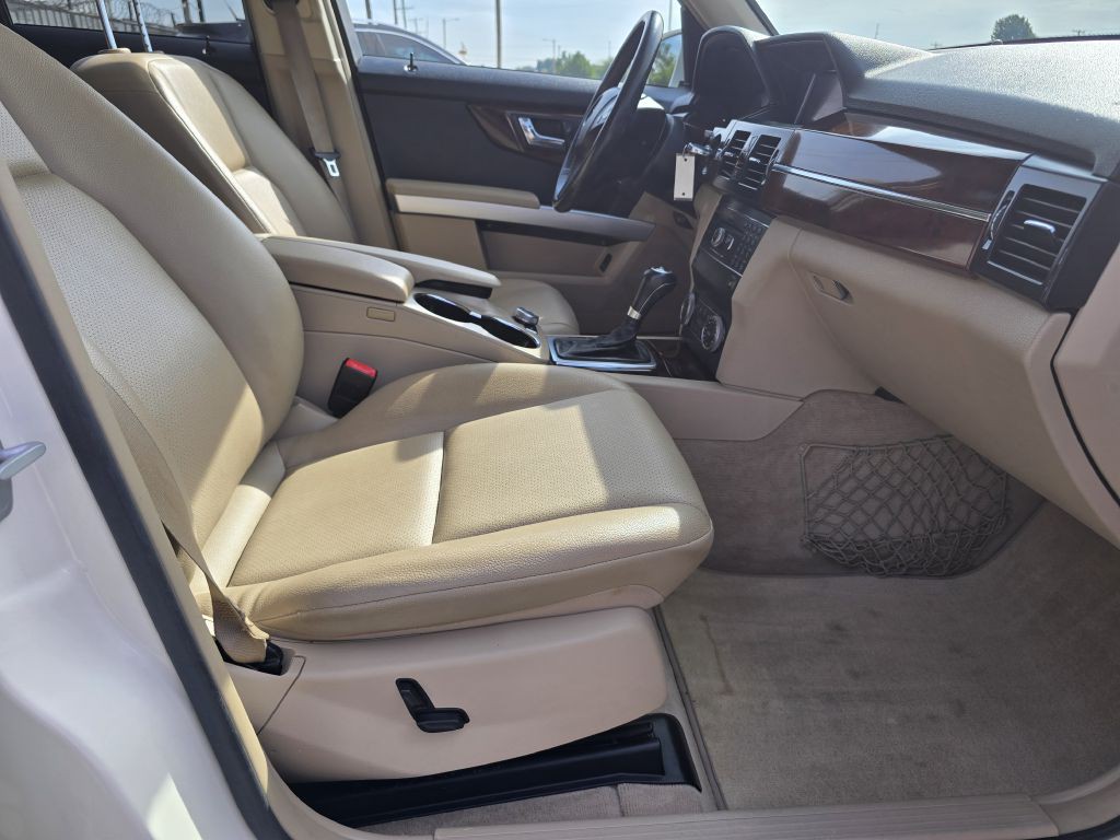 2011 Mercedes-Benz GLK-Class Image 19