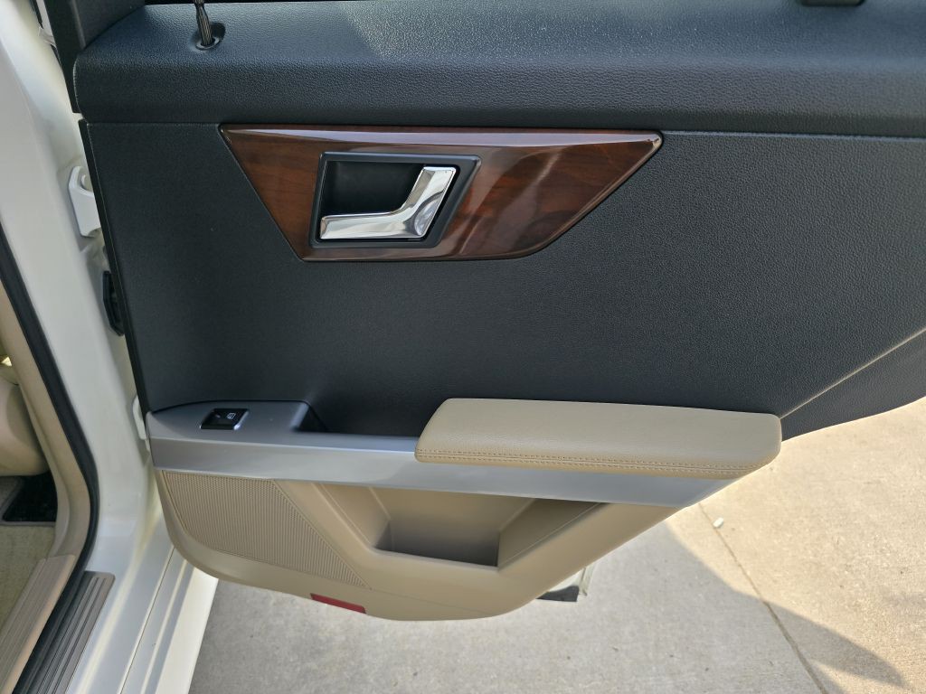 2011 Mercedes-Benz GLK-Class Image 23