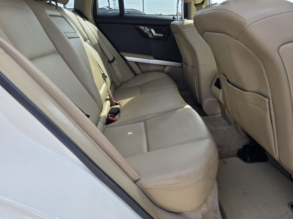 2011 Mercedes-Benz GLK-Class Image 25