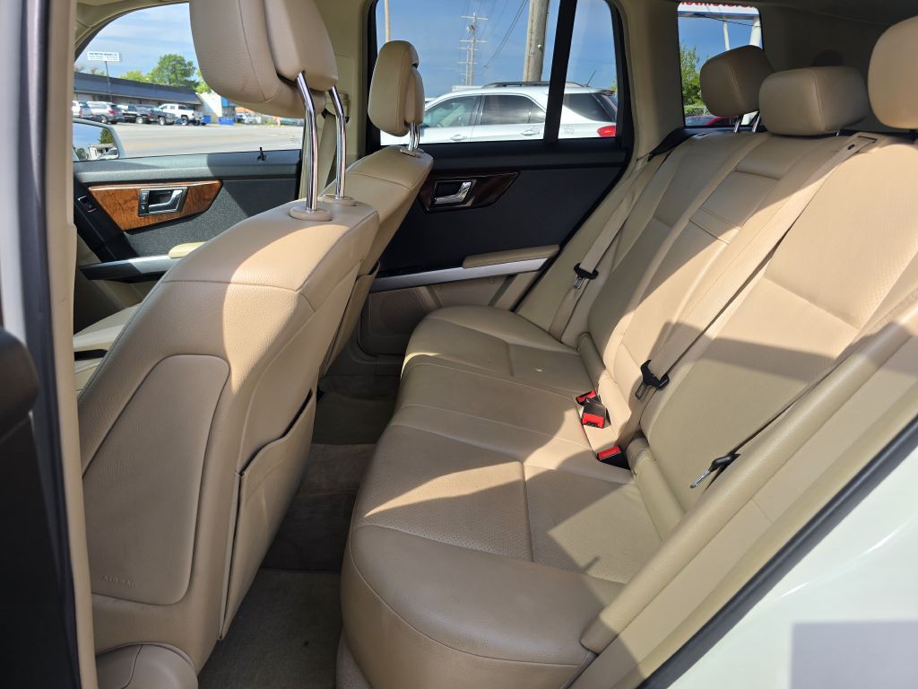 2011 Mercedes-Benz GLK-Class Image 32