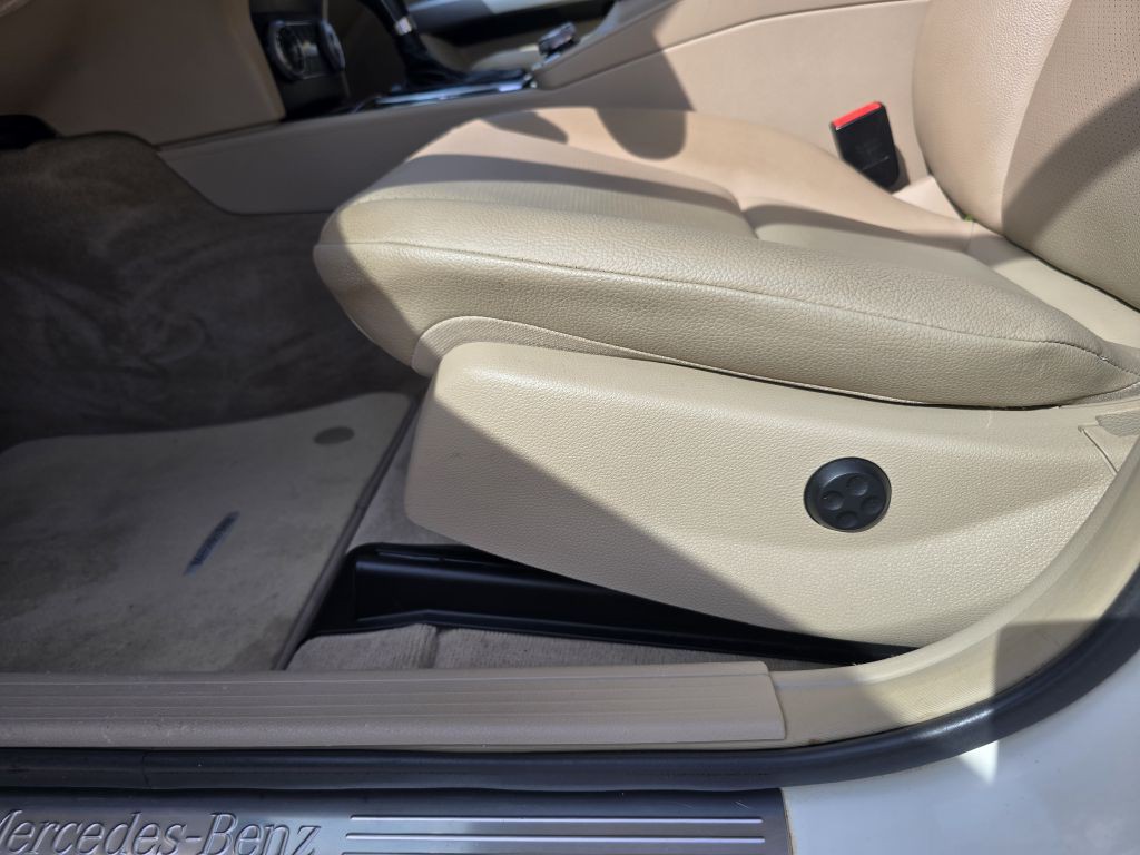 2011 Mercedes-Benz GLK-Class Image 37