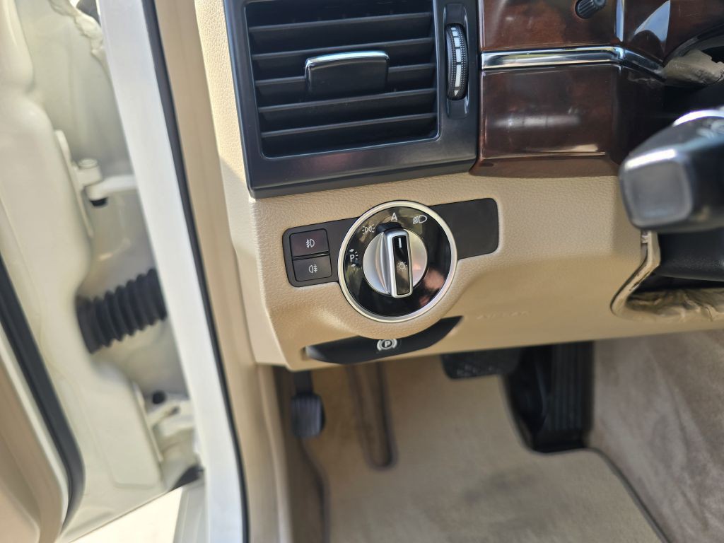 2011 Mercedes-Benz GLK-Class Image 38