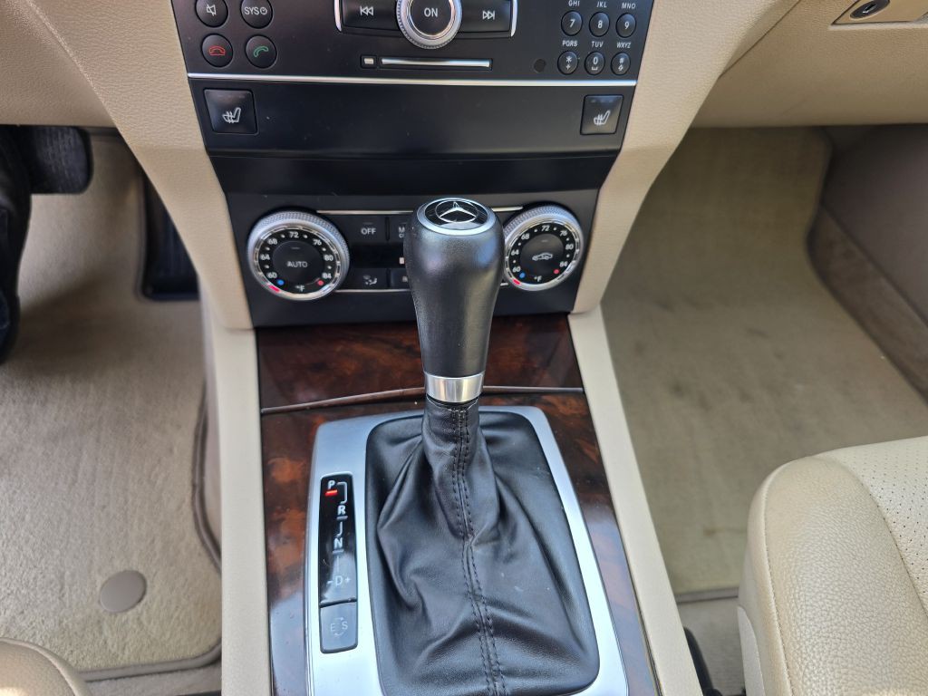 2011 Mercedes-Benz GLK-Class Image 44