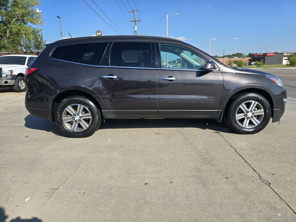 2017 Chevrolet Traverse Image 2
