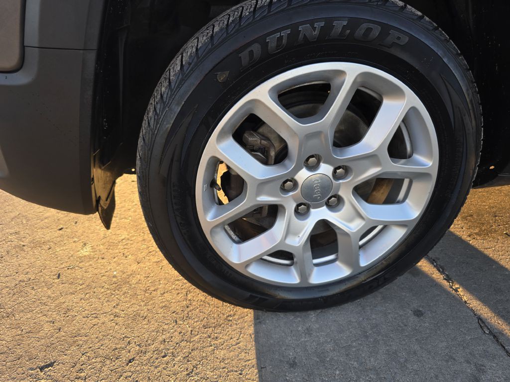 2016 Jeep Renegade Image 12