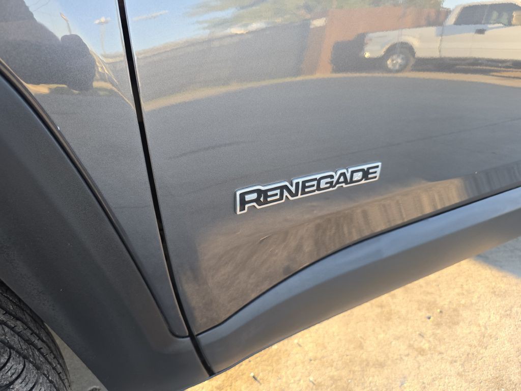 2016 Jeep Renegade Image 14
