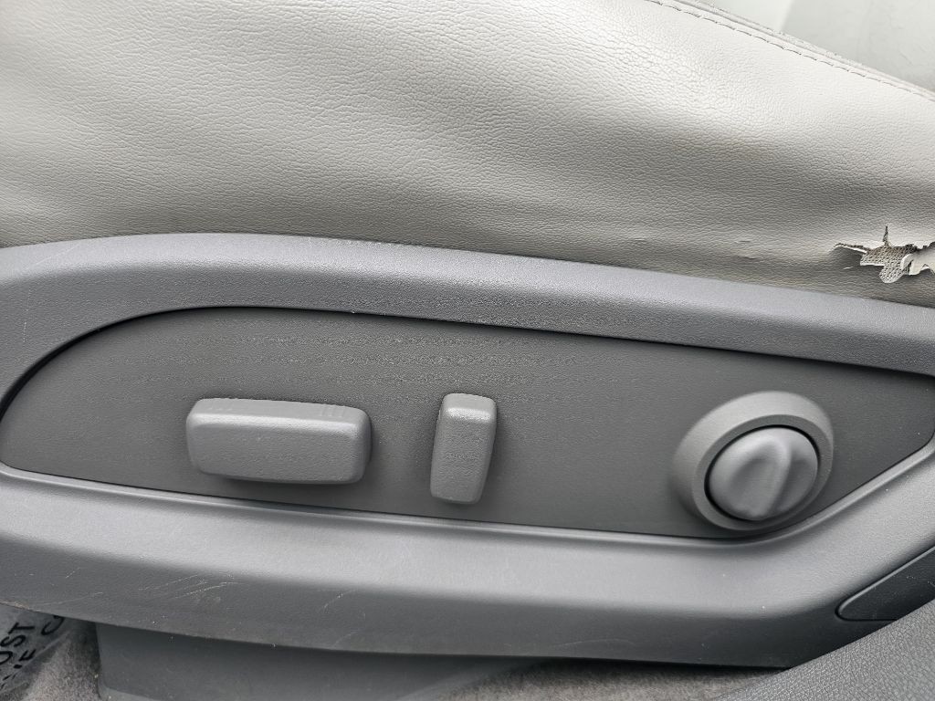 2011 Chevrolet Traverse Image 5