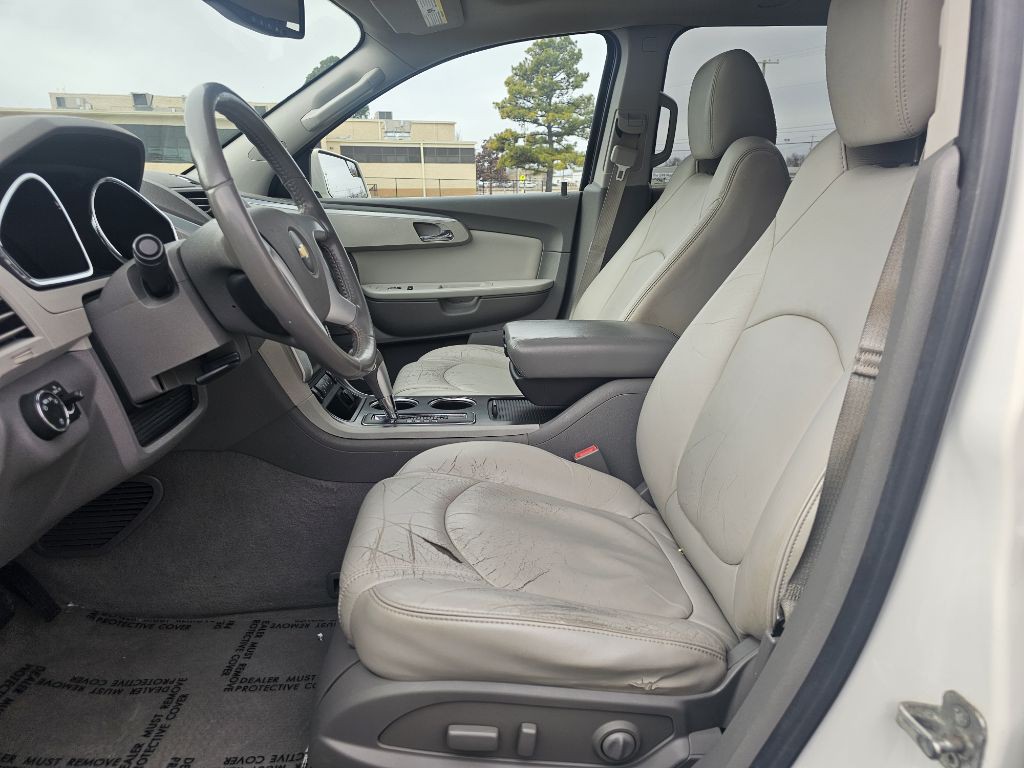 2011 Chevrolet Traverse Image 6