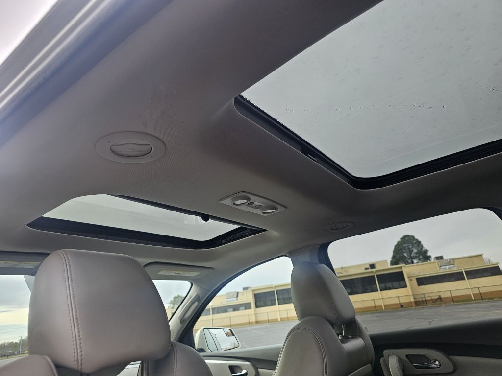 2011 Chevrolet Traverse Image 10